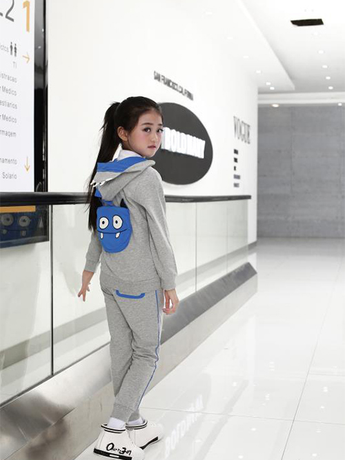 最新款女童运动服