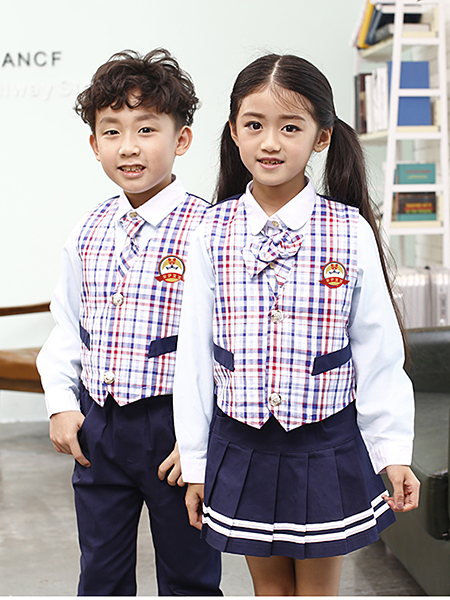 冬款童装格子马甲