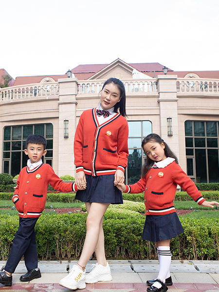冬季幼儿园园服毛衣套装