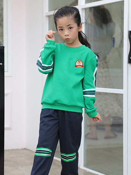 运动校服
